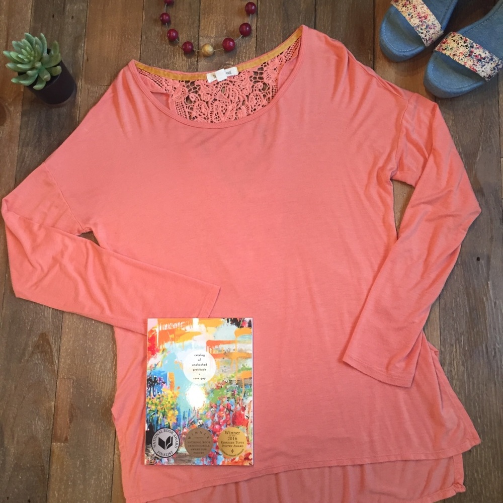 Super soft high low boho top w/crochet back